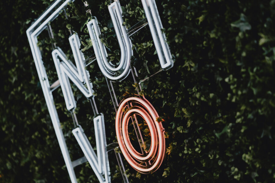 nuvo-neon-sign-branding-accountancy